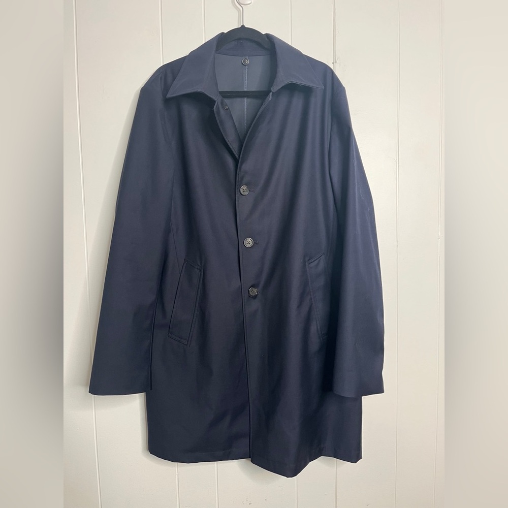 Brooks Brothers Wool Navy Top Coat Thigh Length Button Front Men's Size 44R Flaw